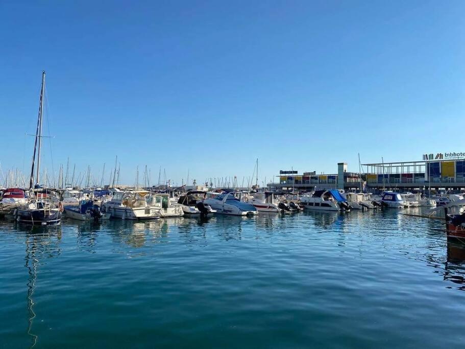 Cunit, Front Line With Sea View Apartment Exterior foto